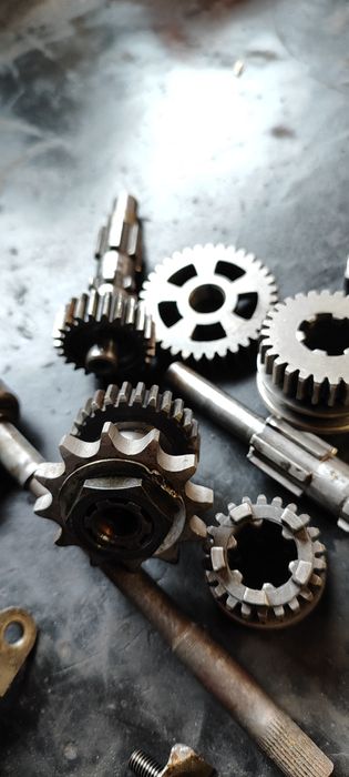 Skrzynia biegów WSK 125 WFM 125 tryb zdawczy pośredni koło zębate ZMD