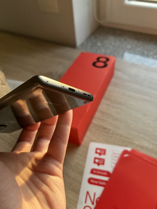 Telefon Oneplus 8 Black 8/128Gb Bogaty zestaw