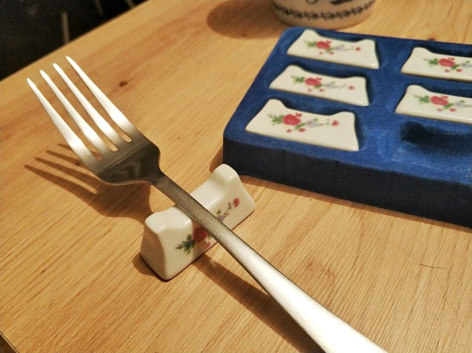 Porcelanowe stojaki na sztućce, vintage 12sztuk