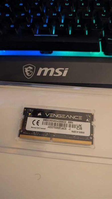 Memória RAM Corsair Vengeance 16GB DDR4 3200MHz para Portátil