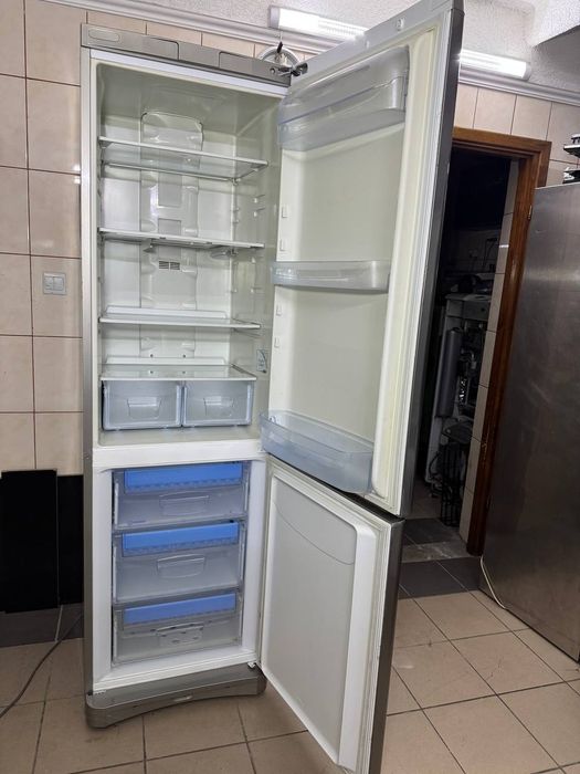 Холодильник з морозилкою Indesit 2 метра Нержавійка  No frost суха зам