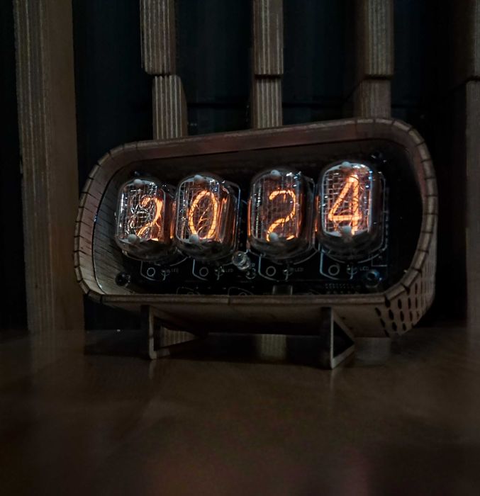Nixie clock Годинник на газорозрядних індикаторах Ін-12