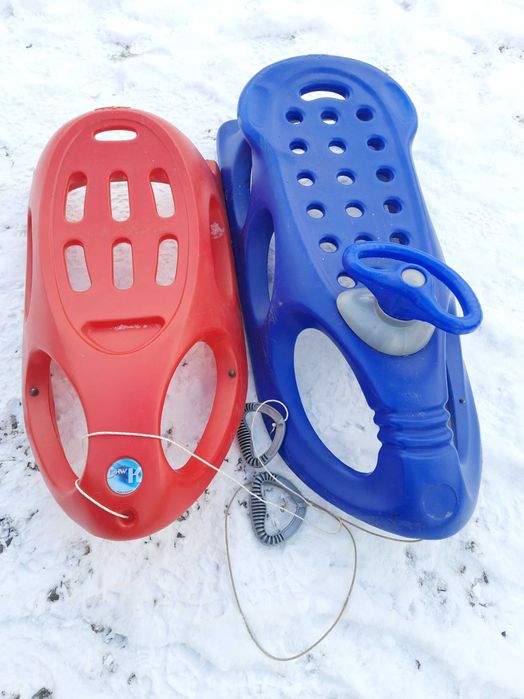 Продам лижі, сновборди, сани, боти.