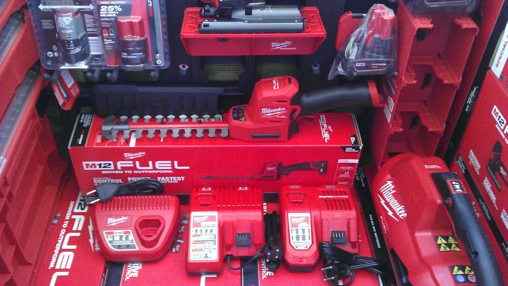 Milwaukee 2563-20 + 6Ah + зарядка
