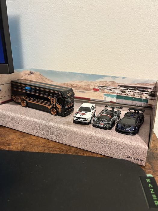 Troca de camião de transporte HotWheels