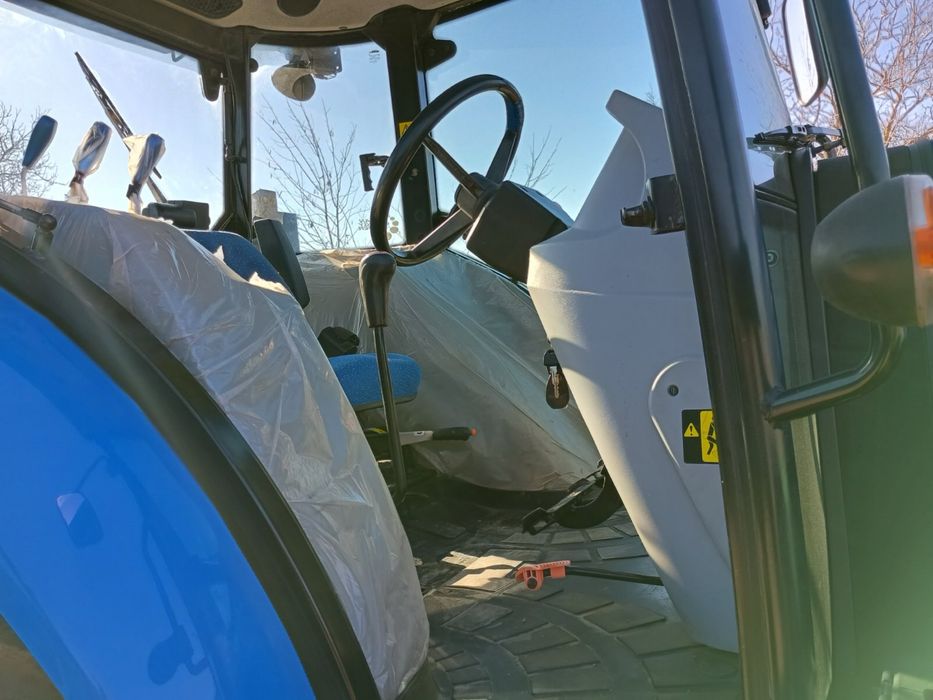 Продам Трактор 2016 года