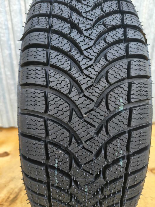 Opony zimowe 185 60 R15