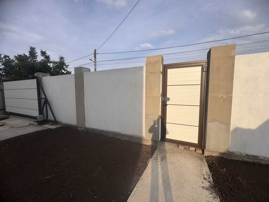 Червоный Хутор ,Центральная улица. 2 этажа, подвал.5 соток