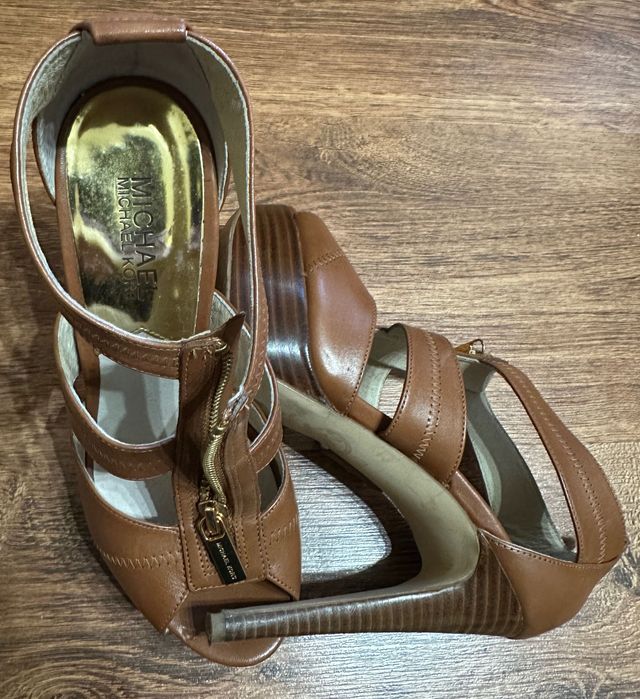 Brązowe miodowe boho skóra sandały obcas szpilka koturna Michael Kors