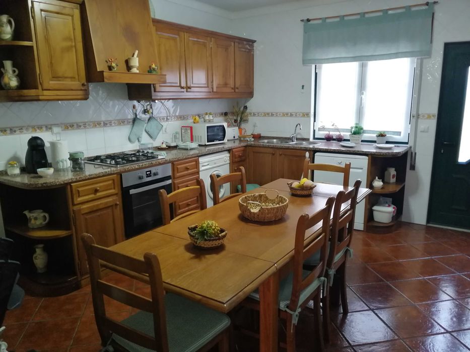 Casa Pereirinha - V. N. Milfontes    dispõe de Wi-Fi