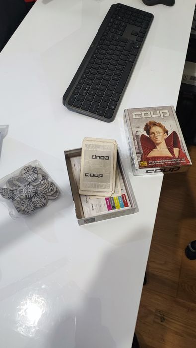 Jogo de Tabuleiro COUP