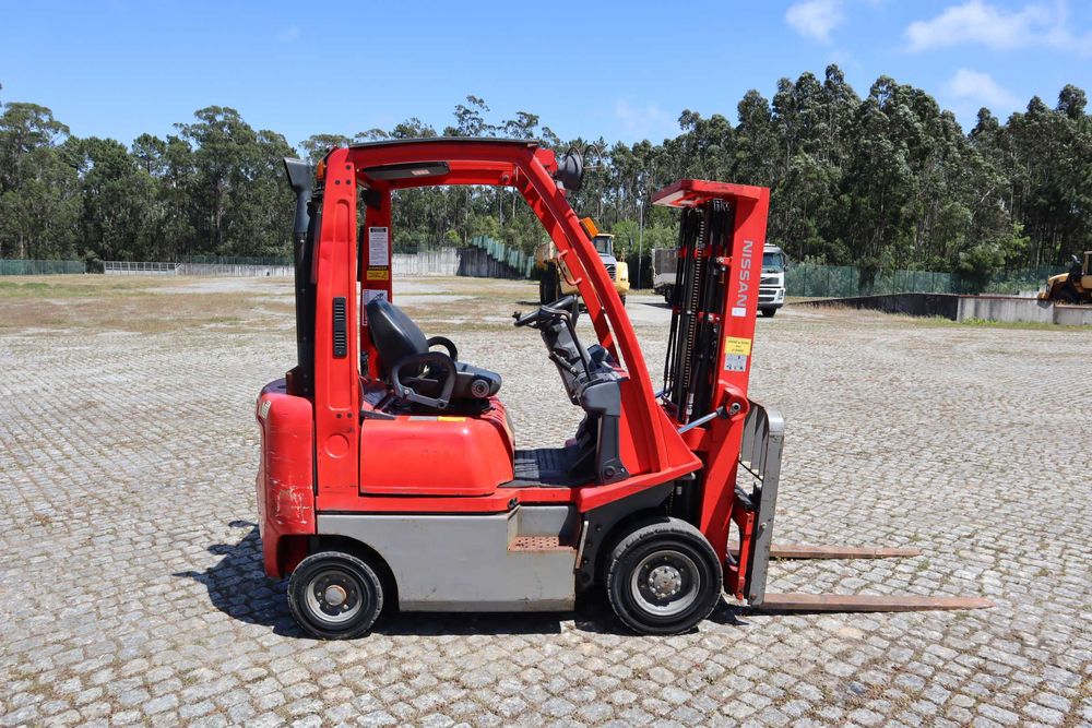 2010 Nissan Y1D1A15Q 1300 kg Empilhador Diesel