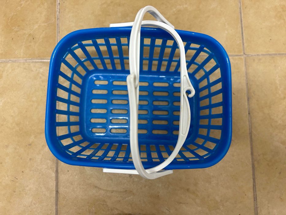 Lote de baldes e caixas