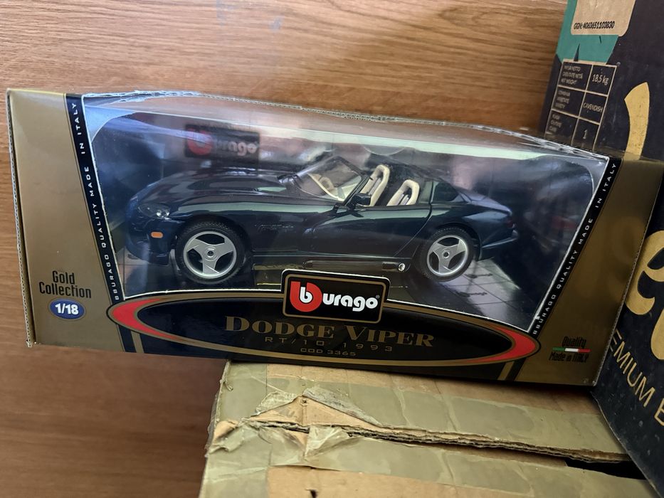Bburago Dodge Viper RT/10 - 1:18