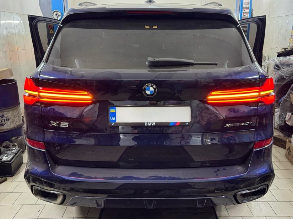 Ліхтарі стопи LCI 2023+ рестайлінг для BMW X5 G05 2018-2022 З НАДПИСОМ