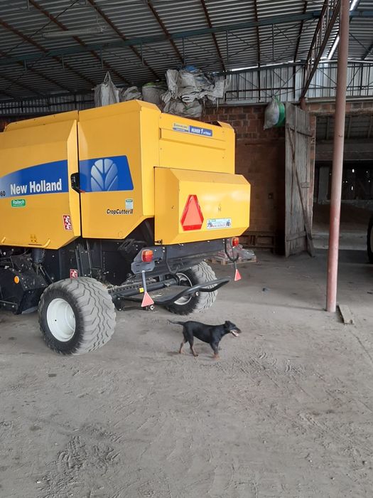 Prasa new holland br7060