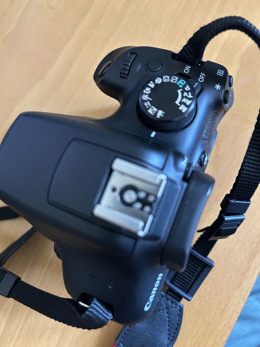 Máquina Fotográfica Canon 1300D + Objectivas