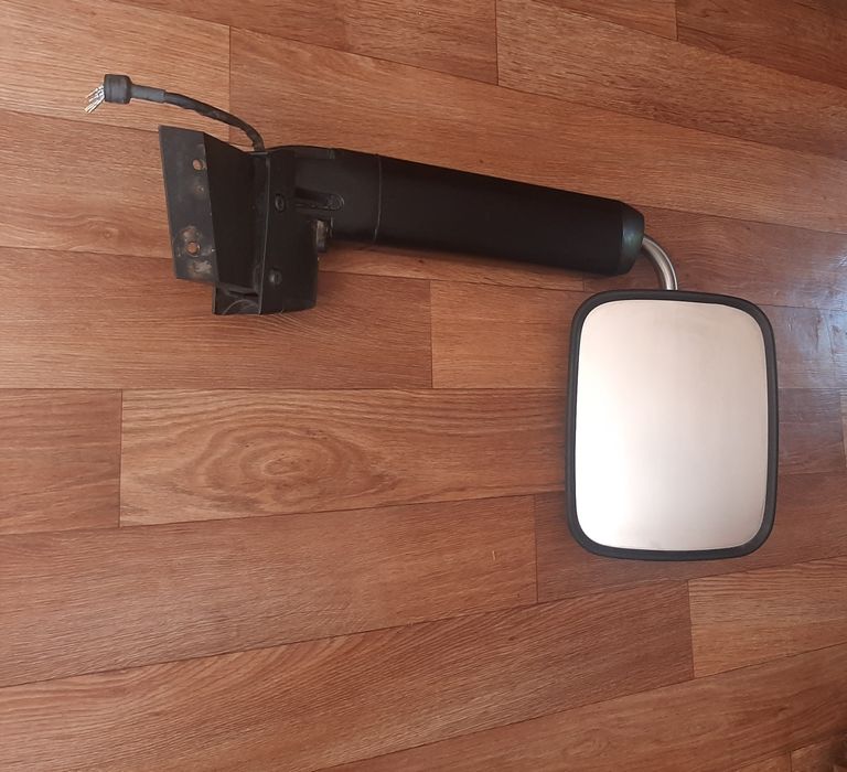 Праве дзеркало трактора Джондір