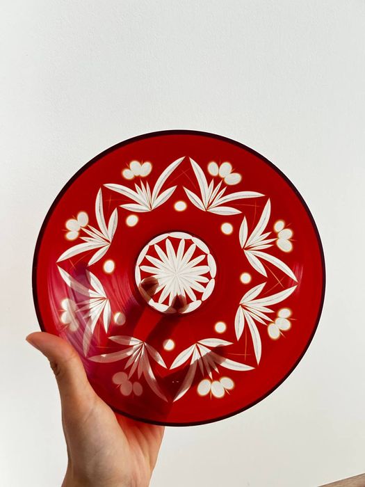 Вінтажна фруктовница з богемського червоного хрусталя