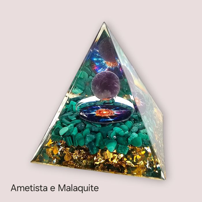 Pirâmides de Orgonite