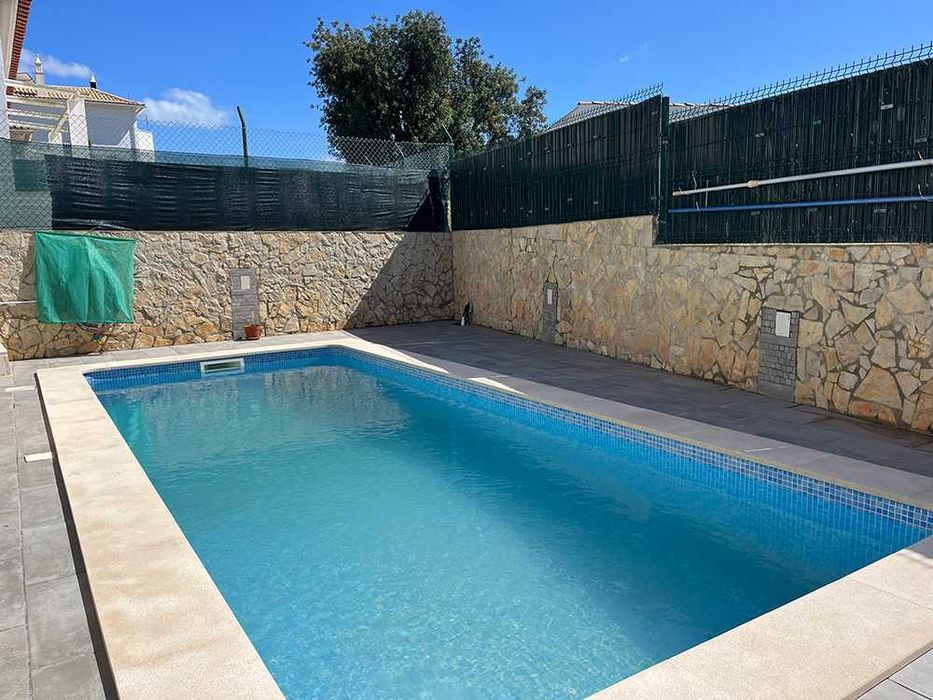 Moradia com Piscina para Férias em Altura