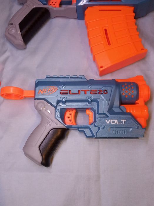 За два бластера! Nerf Elite 2.0 Echo Volt