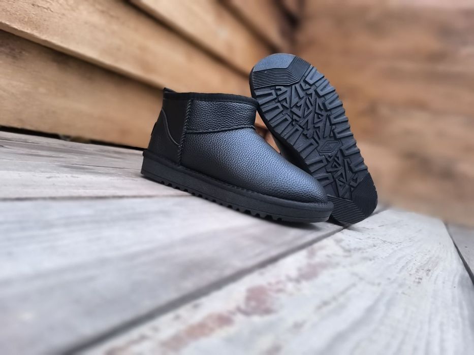 Чорні шкіряні міні короткі угги чоботи черевики жіночі ugg кожаные угі