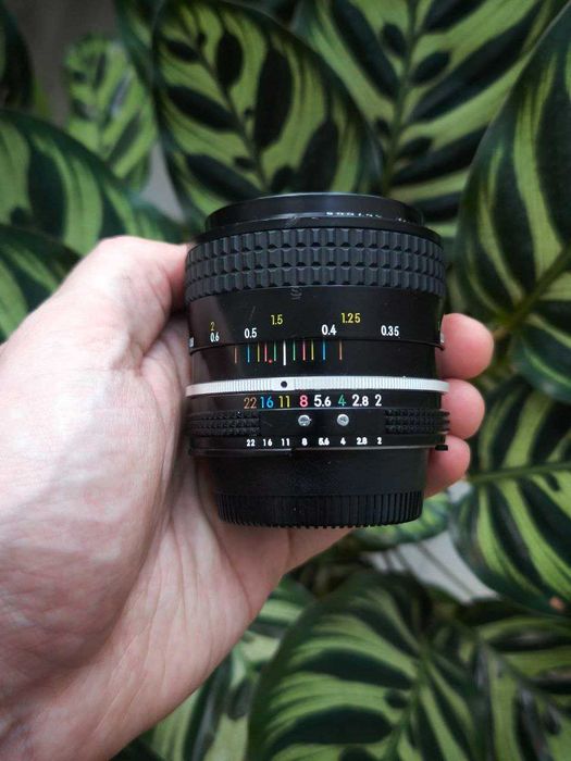 Обєктив Nikon Nikkor 35mm f/2 ai