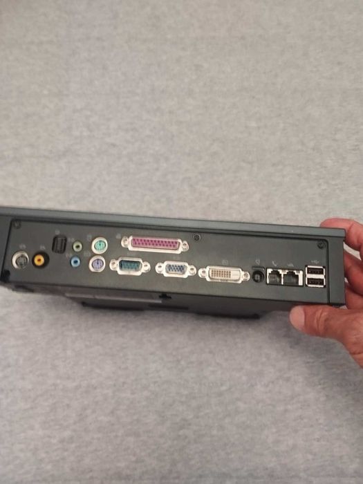 Old Laptop441773528953671682