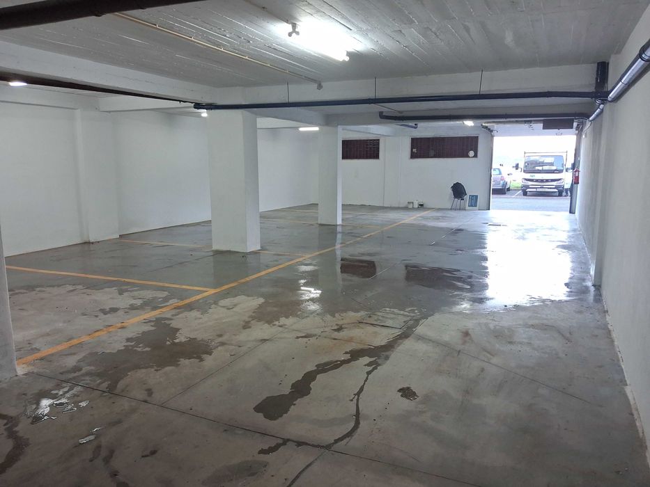 2 lugares de estacionamento em garagem no Cacem
