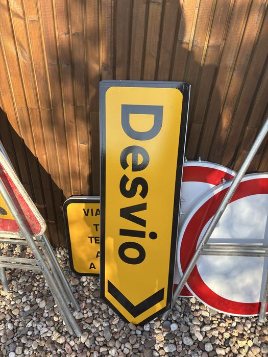 Sinais de transito – Via Cortada, Desvio e Sentido Proibido
