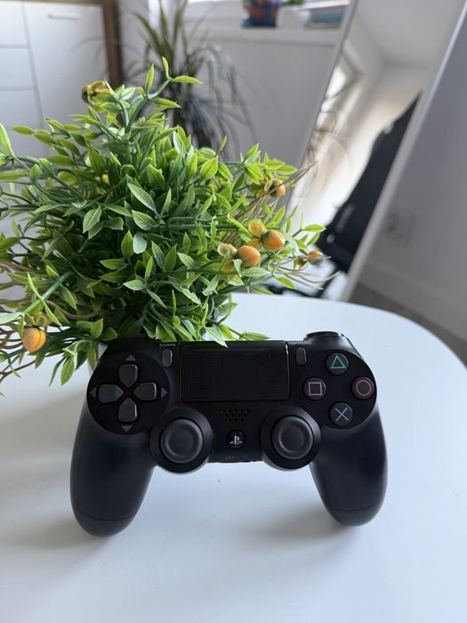 Pad ps4 v2 stan bardzo dobry