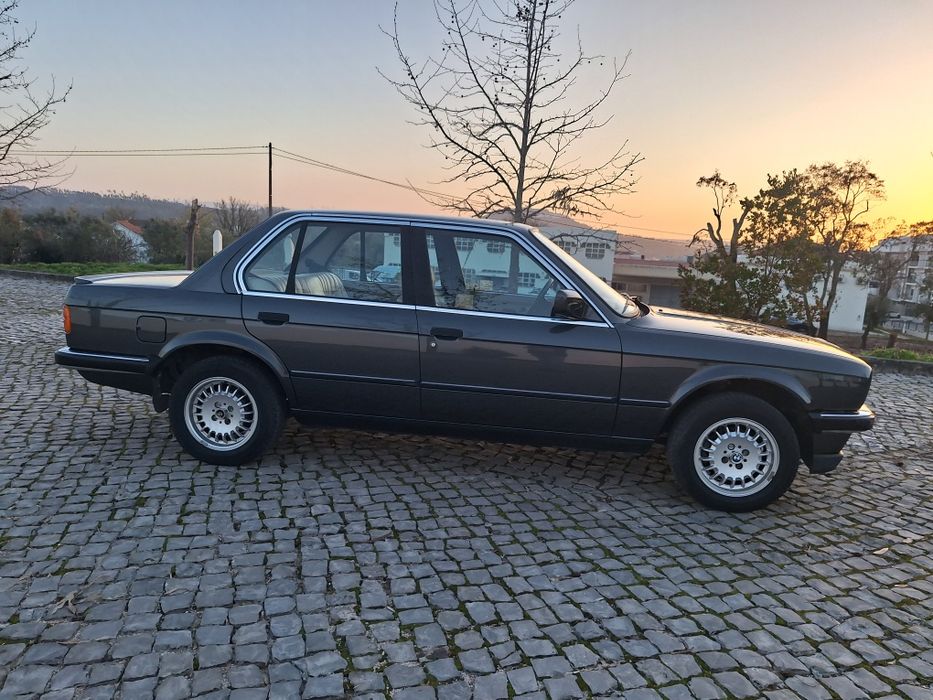 BMW  E30 318i  1984