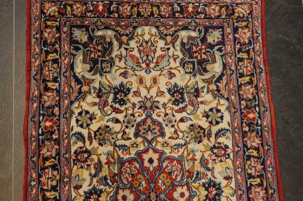 Tapete Persa ISFAHAN de SEDA, original c/nós muito finos, 108cmx65 cm