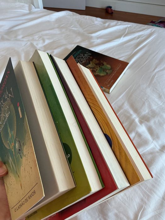 Coleção 7 livros- “Percy Jackson”- Rick Riordan- português brasileiro.