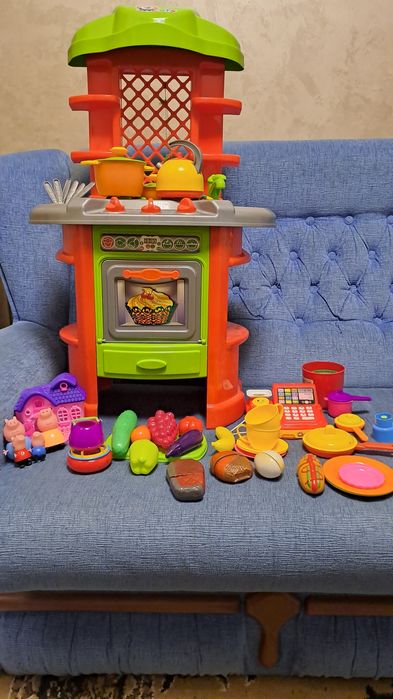 Кухня дитяча з посудкою