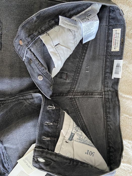 Vendo calções Levis