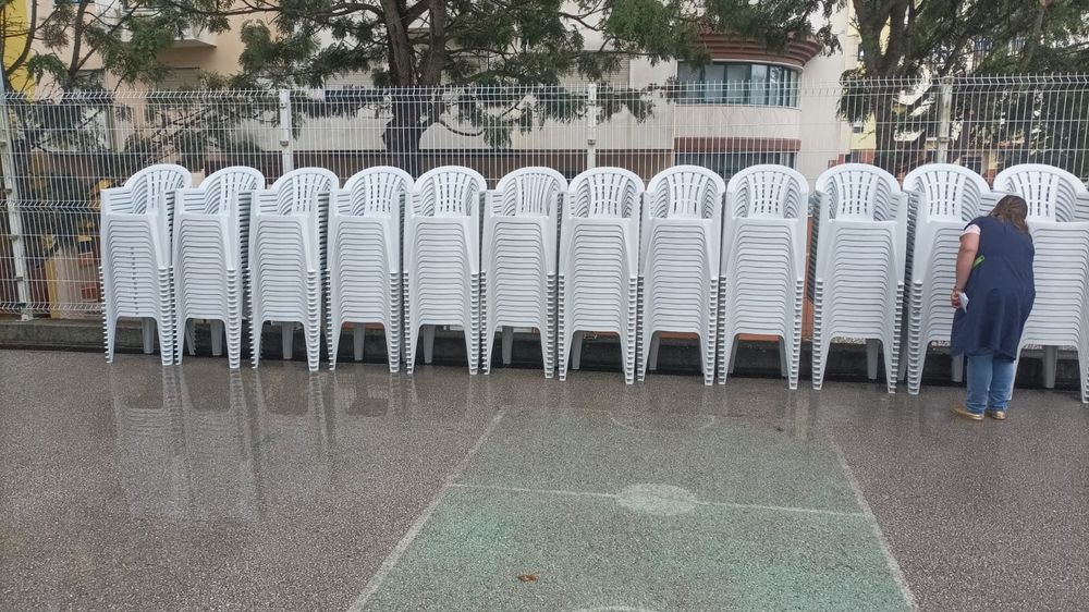 Aluguer Mesas e Cadeiras para festas