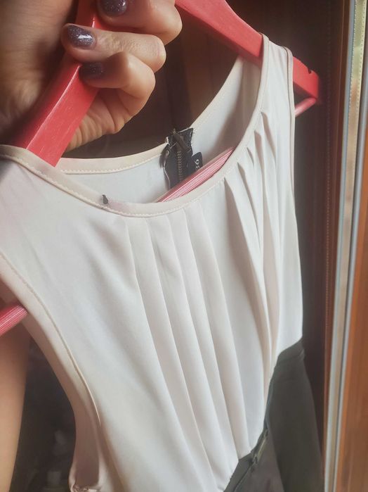 Sukienka wizytowa biało-czarna z eko skórką. Rozmiar XS 34