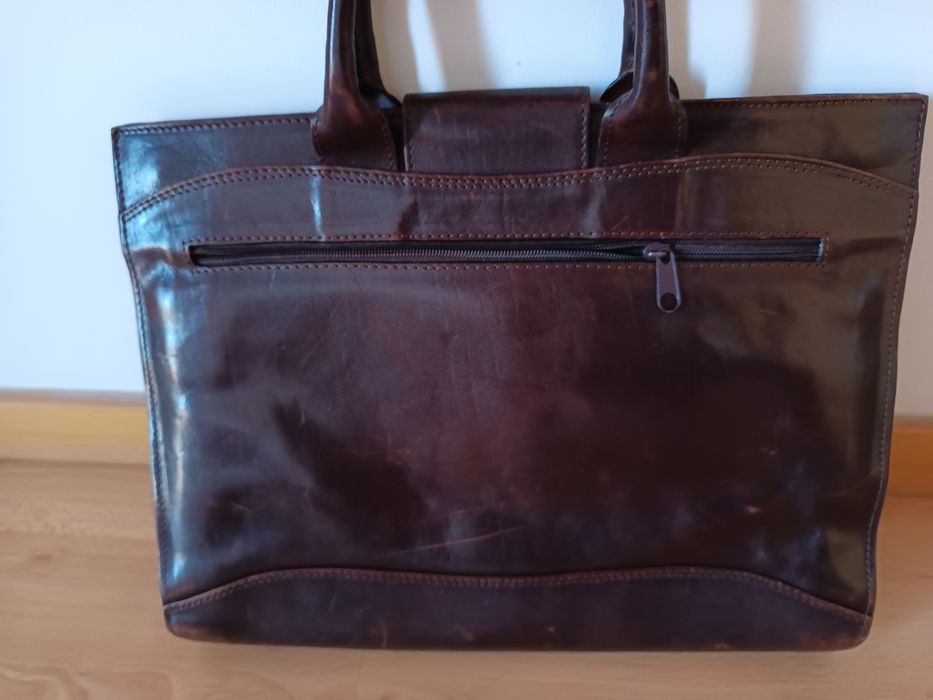 Mala em pele para computador portatil