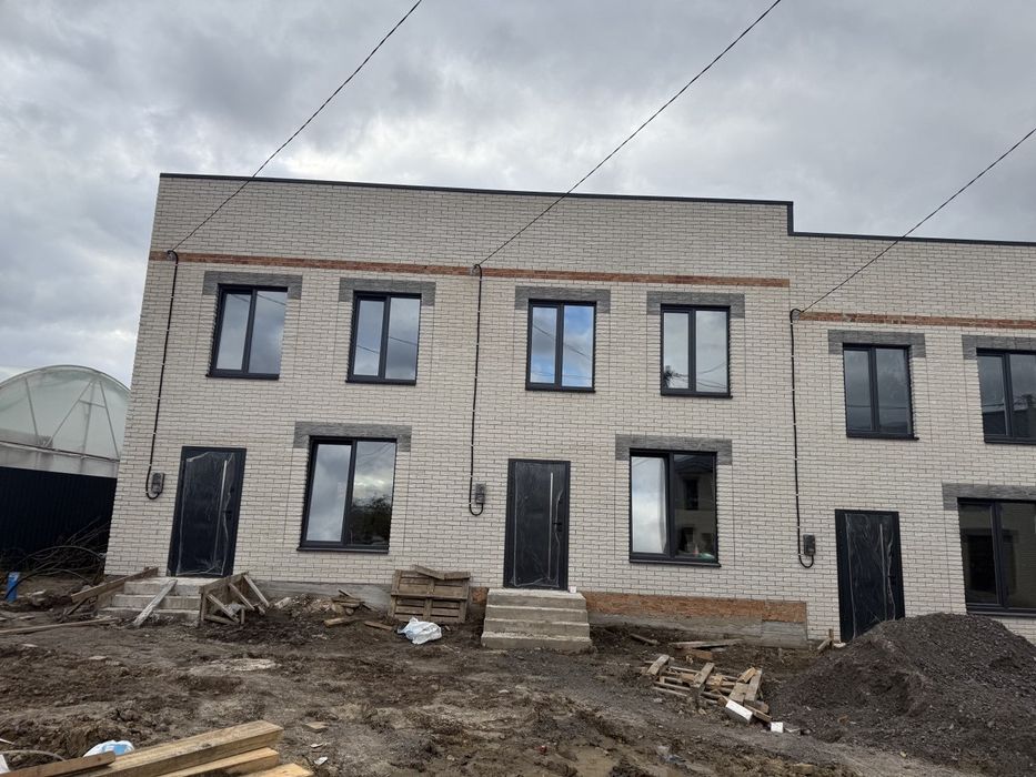 Продаж чудового таунхауса за ціною квартири