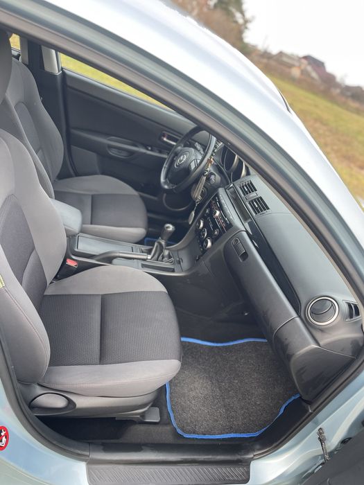 Продам своє авто Mazda 3 1.6 бензин/механіка 2008 рік