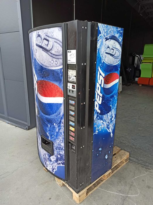 Automat vendingowy do napoi zimnych ZETA / Dixie-Narco P1220