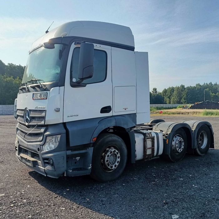 Mercedes-Benz Actros  6x2 sam. specjalny - spalone wnętrze kabiny