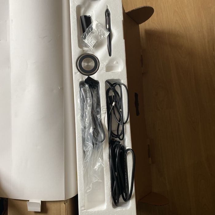 Wacom Cintiq Pro 32" Computer + Flex Arm NEW64284586023809121