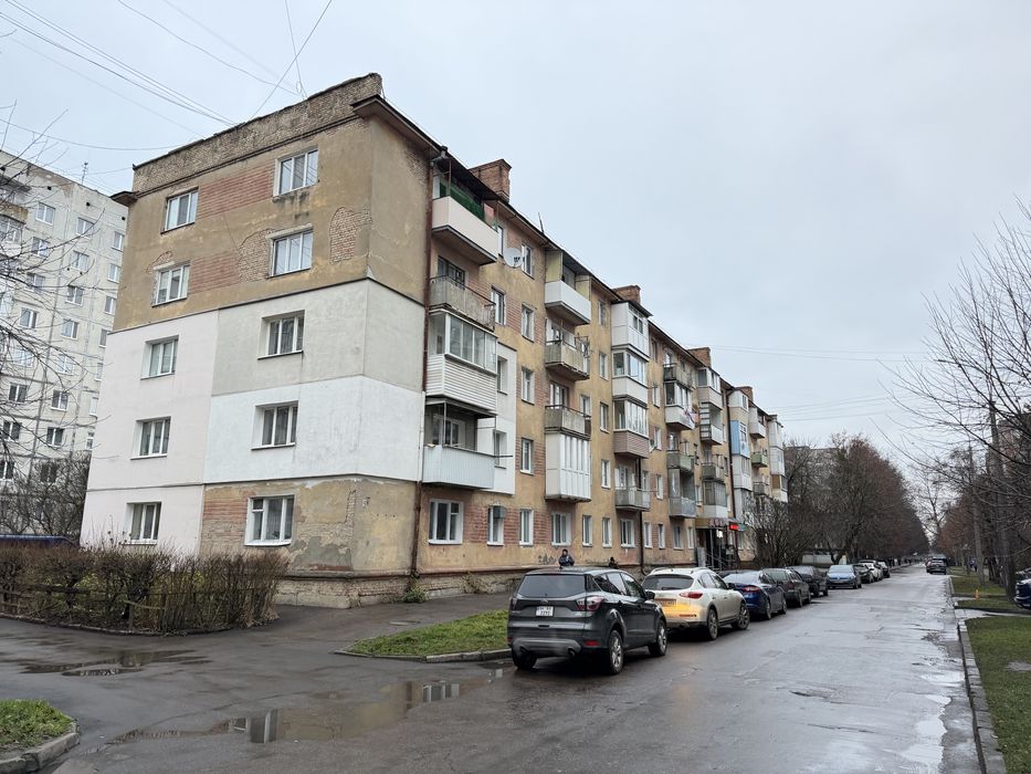 2-Кімнатна район «Чайка» вул. Гайдамацька 9. (вул. Струтинської 9)