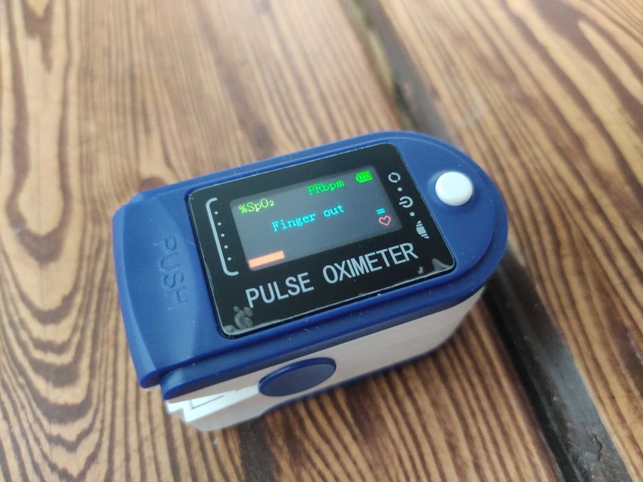 Pulsoksymetr medyczny napalcowy / naparstkowy LCD