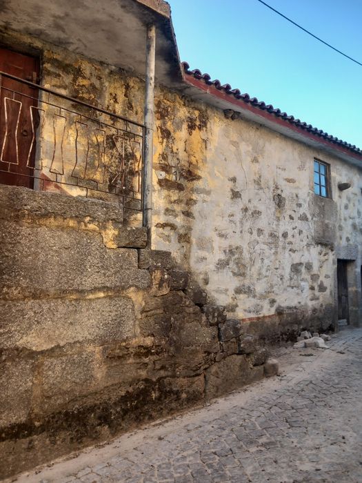 Casa antiga para recuperar