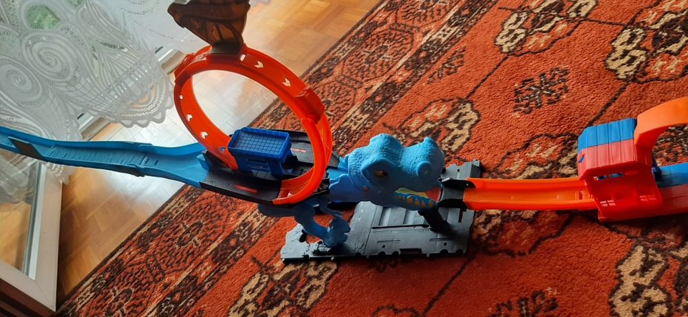 Hot wheels tor Pętla T-Rex'a Mattel