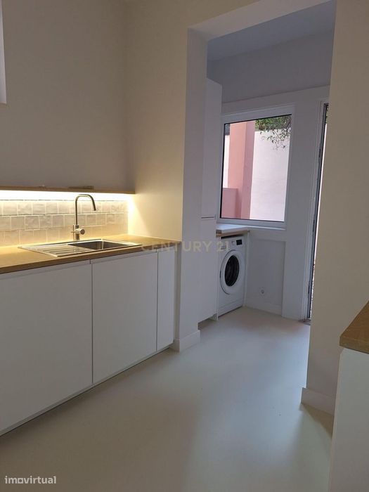 Apartamento T2 para arrendamento em Campo de Ourique